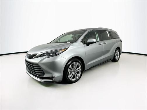 2024 Toyota Sienna Platinum 7 Passenger