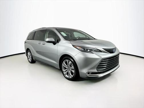 2024 Toyota Sienna Platinum 7 Passenger