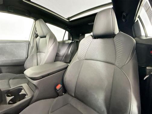 Wind Chill Pearl 2026 Toyota C-HR XSE