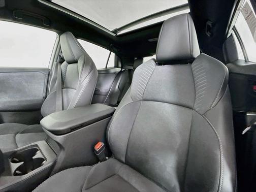 Wind Chill Pearl 2026 Toyota C-HR XSE