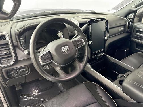 2024 RAM 3500 Laramie Crew Cab 4x4 6'4' Box