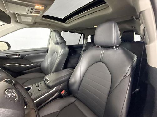 2025 Toyota Highlander XLE