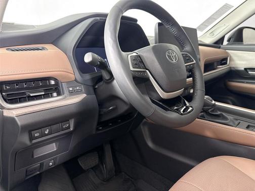 Heavy Metal 2026 Toyota Grand Highlander Platinum