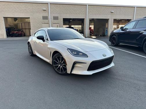 2025 Toyota GR86 Base