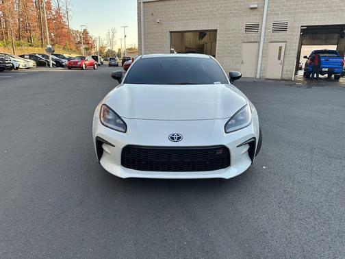 2025 Toyota GR86 Base