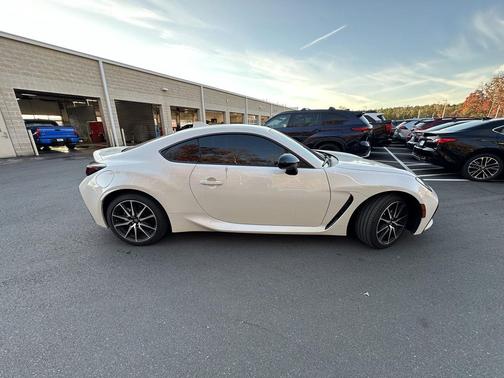 2025 Toyota GR86 Base