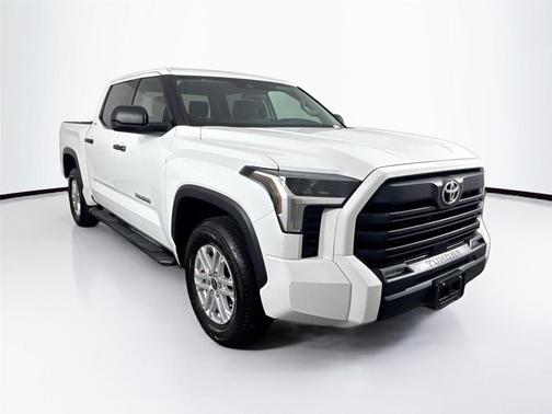 White 2022 Toyota Tundra SR5