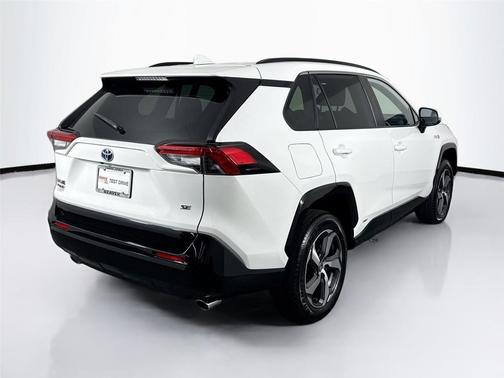 2024 Toyota RAV4 Prime SE