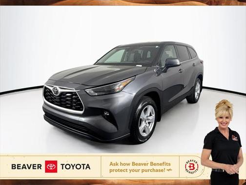 2022 Toyota Highlander LE