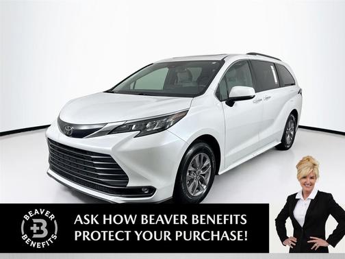 Wind Chill Pearl 2026 Toyota Sienna XLE