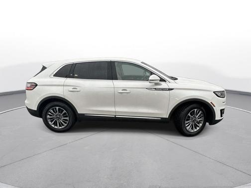 2019 Lincoln Nautilus Select