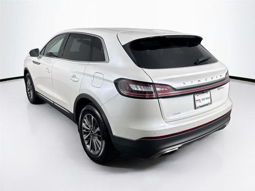 2019 Lincoln Nautilus Select