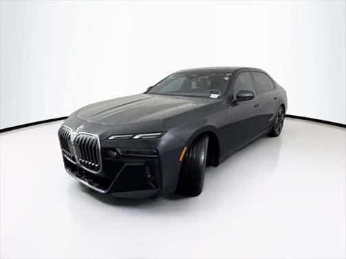 2023 BMW 740 i