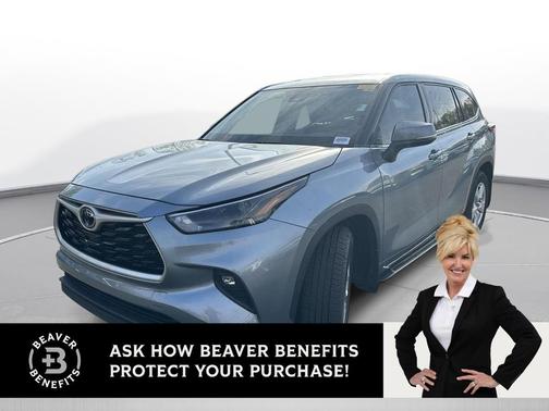 Moon Dust 2022 Toyota Highlander LE