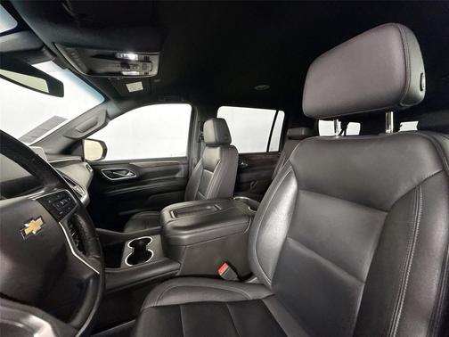 Summit White 2021 Chevrolet Suburban LT