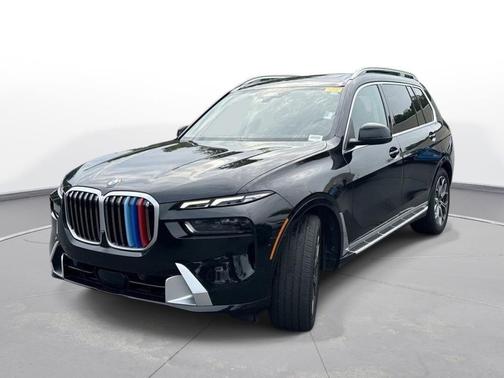 Black Sapphire Metallic 2023 BMW X7 xDrive40i