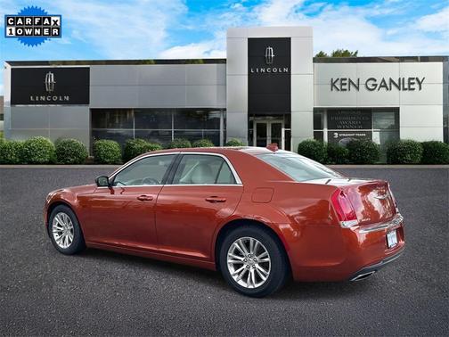 2021 Chrysler 300 Touring