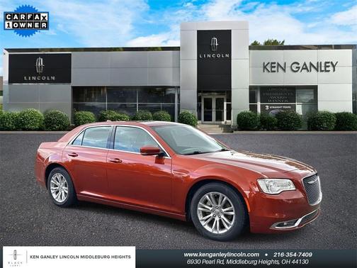 2021 Chrysler 300 Touring