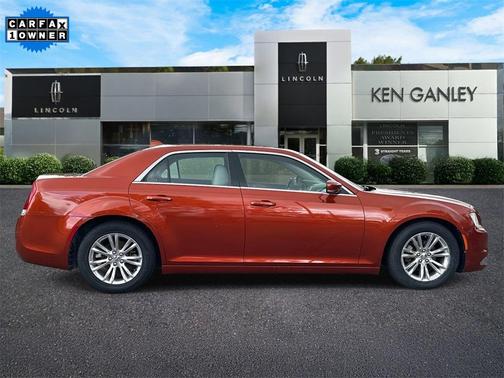 2021 Chrysler 300 Touring