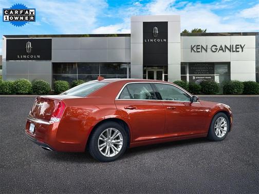 2021 Chrysler 300 Touring