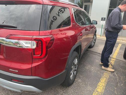 Black 2023 GMC Acadia SLT
