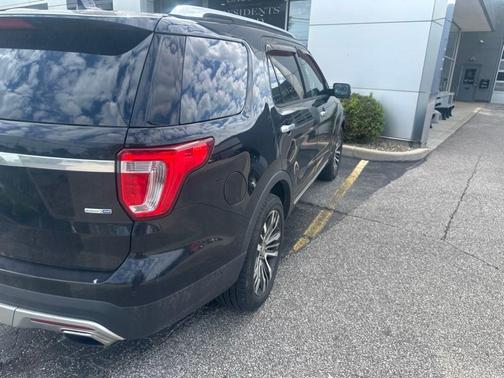 Shadow Black 2017 Ford Explorer Platinum