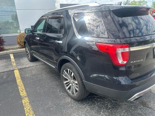 Shadow Black 2017 Ford Explorer Platinum