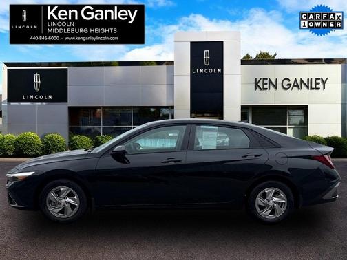 2024 Hyundai ELANTRA SE