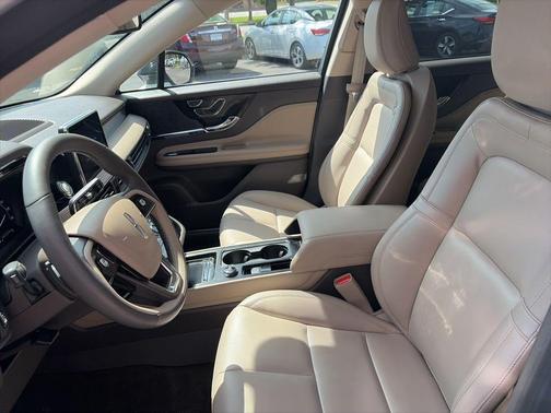 Pristine White 2022 Lincoln Corsair Standard