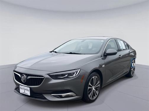 2018 Buick Regal Sportback Essence