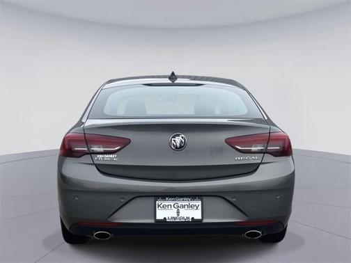 2018 Buick Regal Sportback Essence