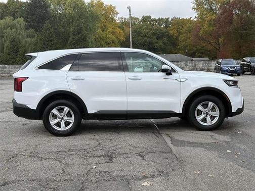 2023 Kia Sorento LX