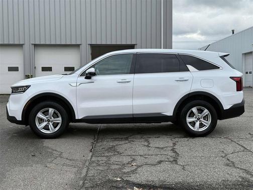 2023 Kia Sorento LX