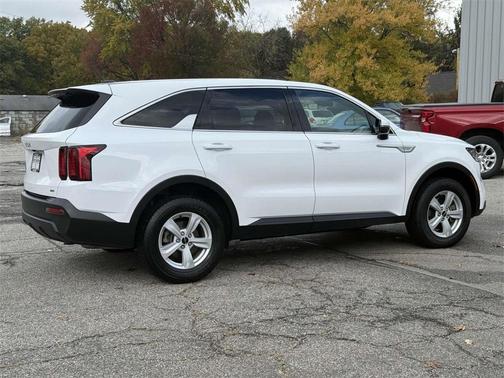 2023 Kia Sorento LX