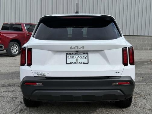 2023 Kia Sorento LX