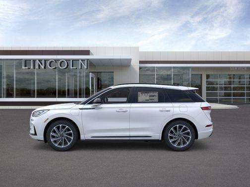 Pristine White 2026 Lincoln Corsair Grand Touring