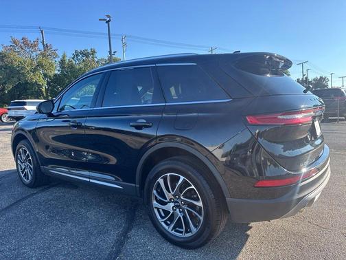 Black 2022 Lincoln Corsair Standard