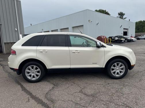 White 2007 Lincoln MKX