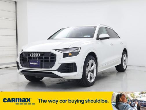 2022 Audi Q8 Premium Plus