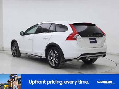 2018 Volvo V60 Cross Country T5