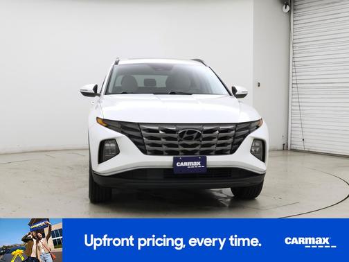 White 2022 Hyundai TUCSON SEL