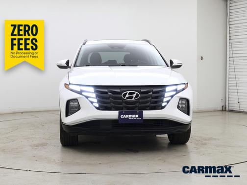 White 2023 Hyundai TUCSON SEL