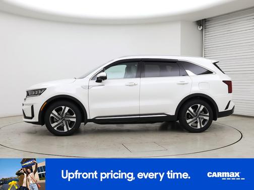 White 2023 Kia Sorento Hybrid SX Prestige