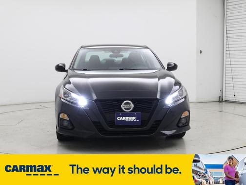 2022 Nissan Altima SR