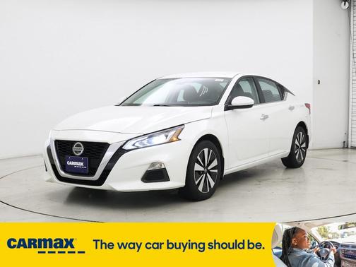 2022 Nissan Altima SV