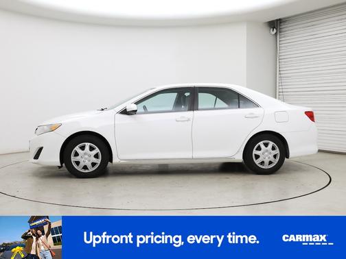 White 2014 Toyota Camry LE