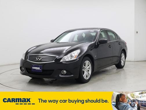 2015 INFINITI Q40
