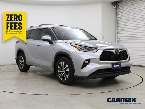 Gray 2021 Toyota Highlander XLE
