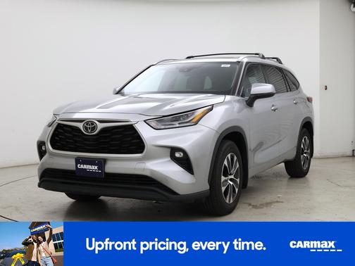 Gray 2021 Toyota Highlander XLE