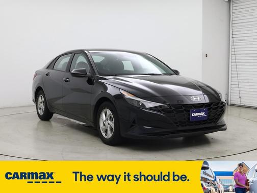 2022 Hyundai ELANTRA SE